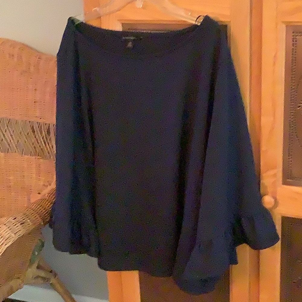 Women’s black top, size xl
